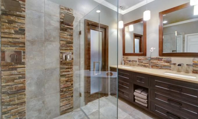 Natural Stone Veneers Used in Bathroom